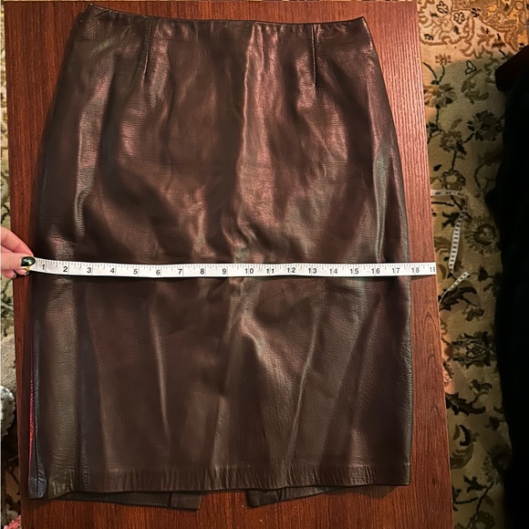 danier brown leather skirt - Picture 5 of 6